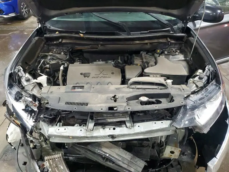 2020 MITSUBISHI OUTLANDER SE  