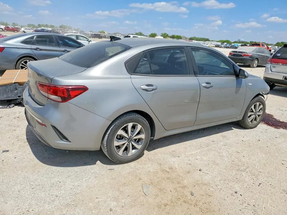 2022 KIA RIO LX   