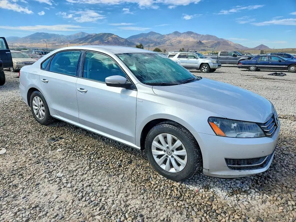 2014 VOLKSWAGEN PASSAT S  