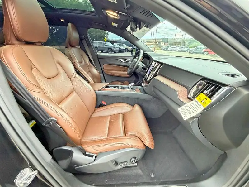 2024 VOLVO XC60 ULTIMATE  