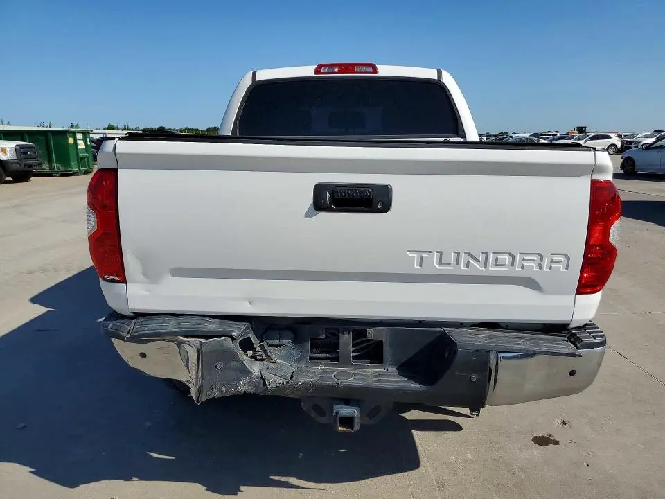 2017 TOYOTA TUNDRA CREWMAX SR5  