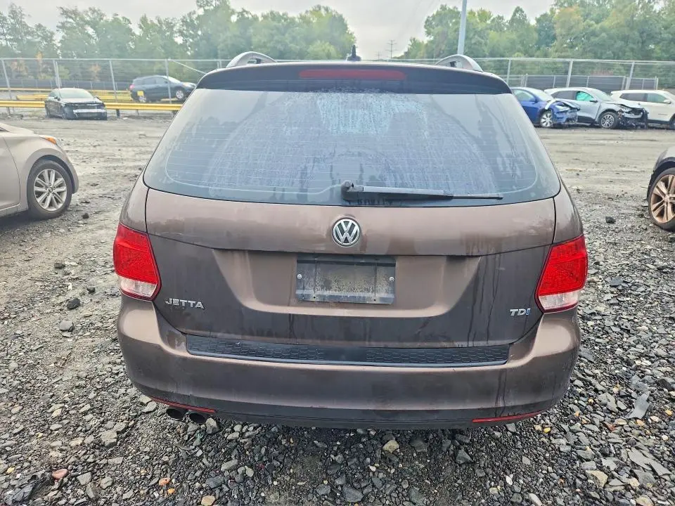 2011 VOLKSWAGEN JETTA TDI  