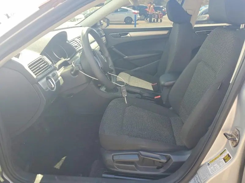 2017 VOLKSWAGEN PASSAT S  