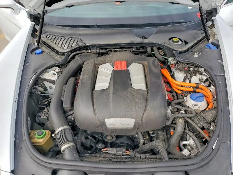 2016 PORSCHE PANAMERA   