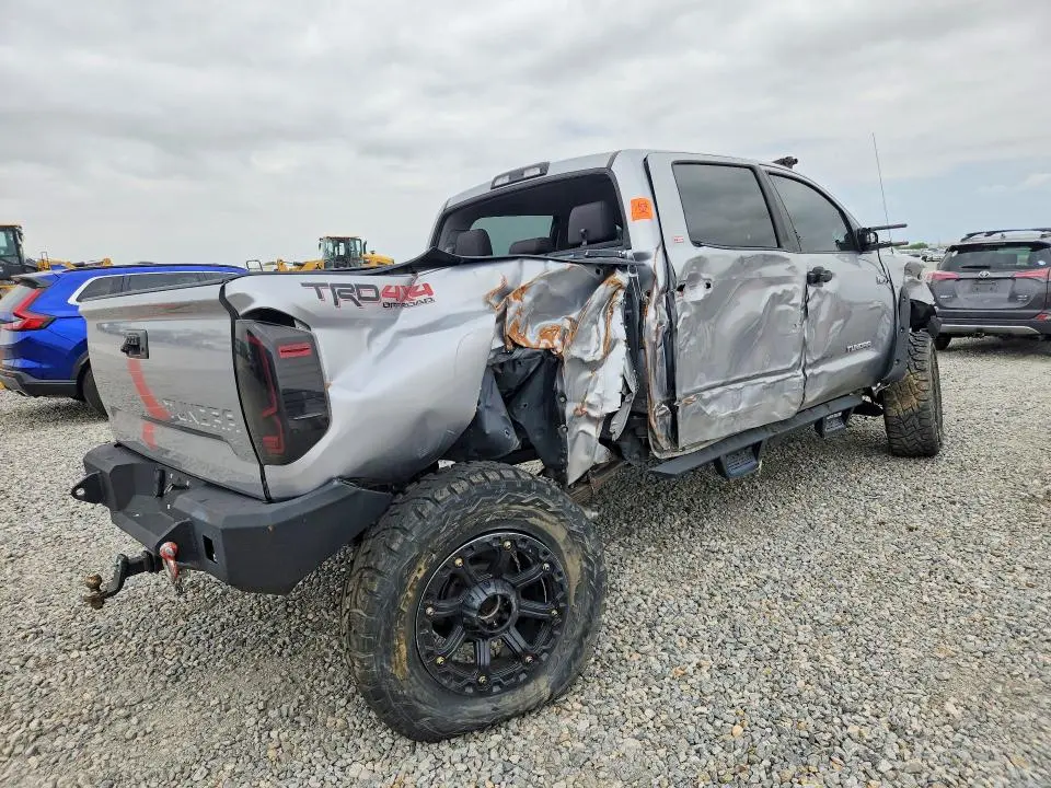 2014 TOYOTA TUNDRA CREWMAX SR5  