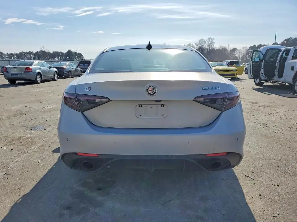 2024 ALFA ROMEO GIULIA TI  