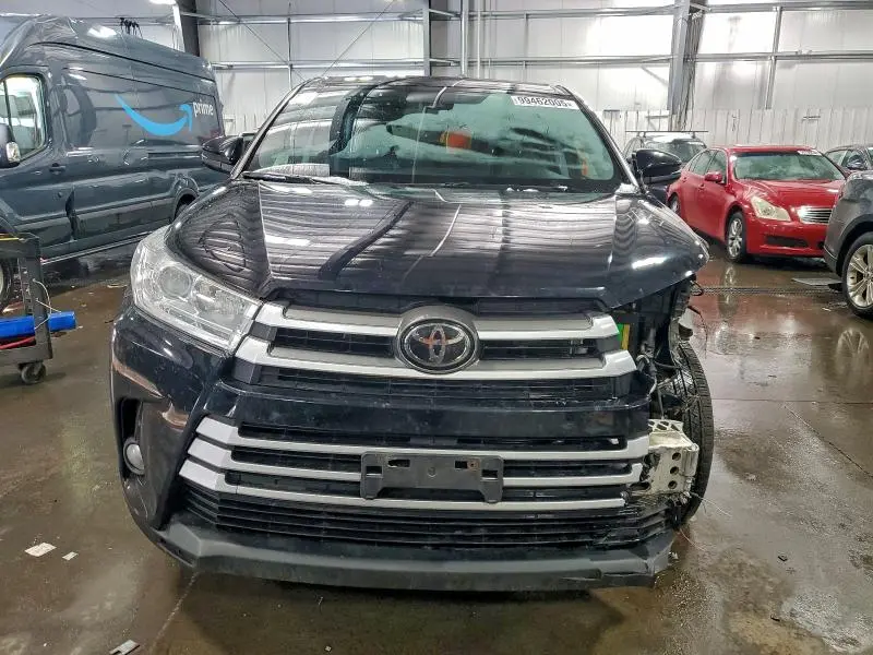 2018 TOYOTA HIGHLANDER LE  