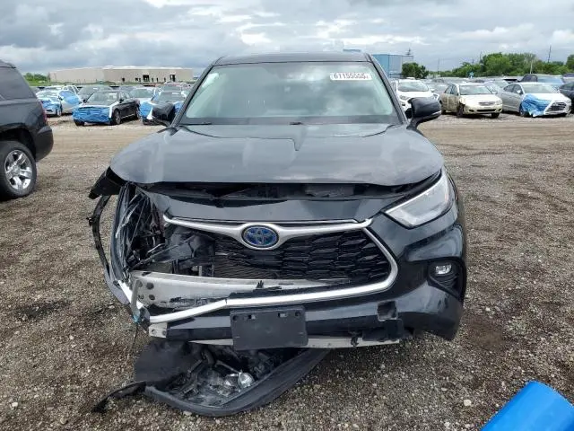 2022 TOYOTA HIGHLANDER HYBRID LE  