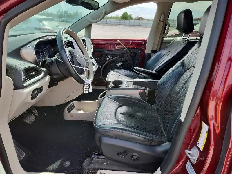 2017 CHRYSLER PACIFICA LIMITED  