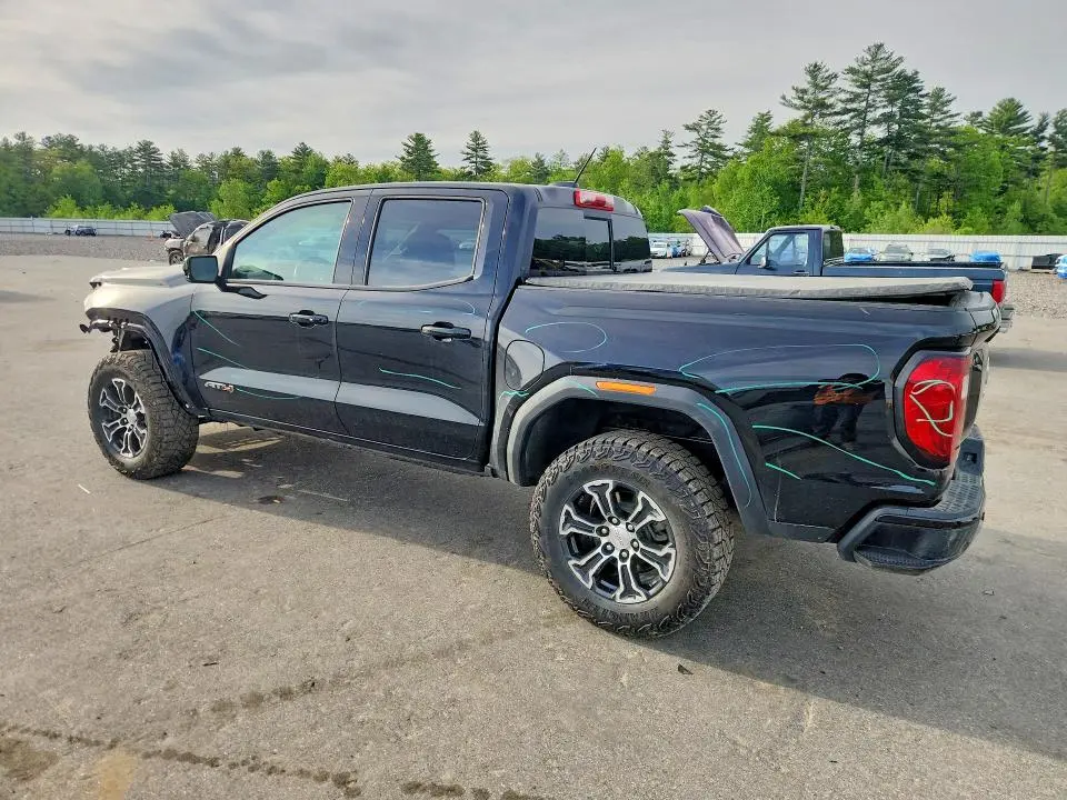 2024 GMC CANYON AT4  