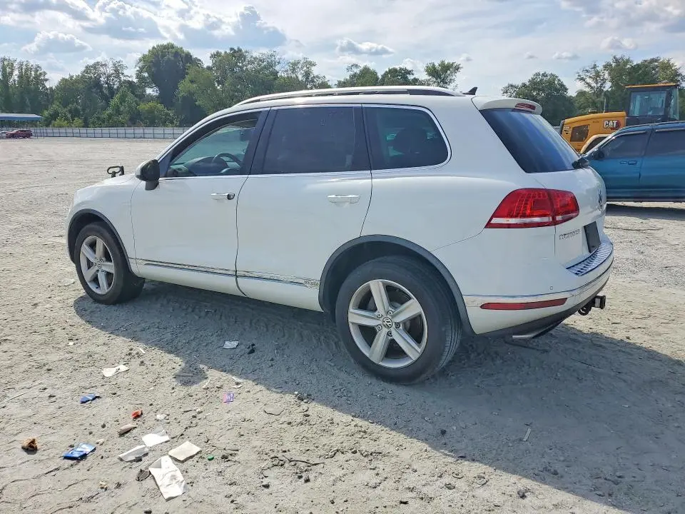 2015 VOLKSWAGEN TOUAREG HYBRID  