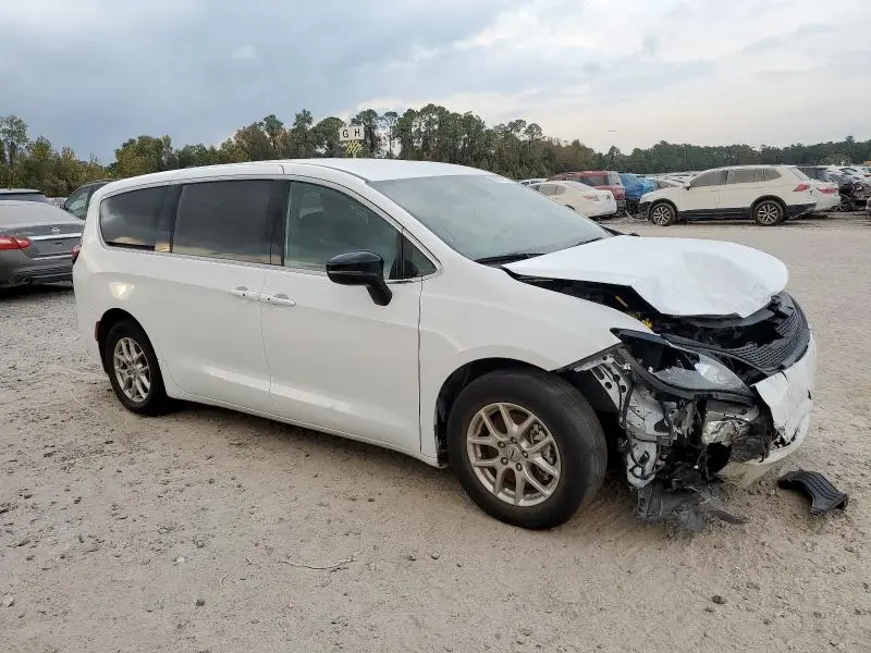 2025 CHRYSLER VOYAGER LX  