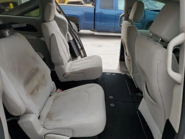 2017 CHRYSLER PACIFICA LX  