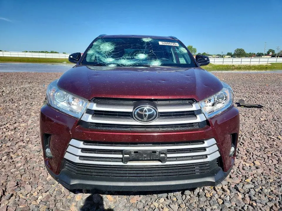 2019 TOYOTA HIGHLANDER XLE  