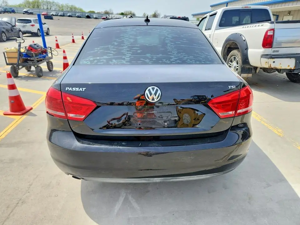 2014 VOLKSWAGEN PASSAT S  