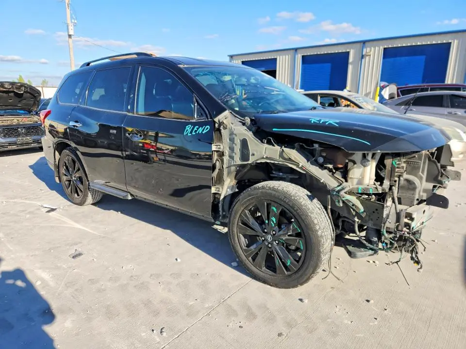 2018 NISSAN PATHFINDER SL  