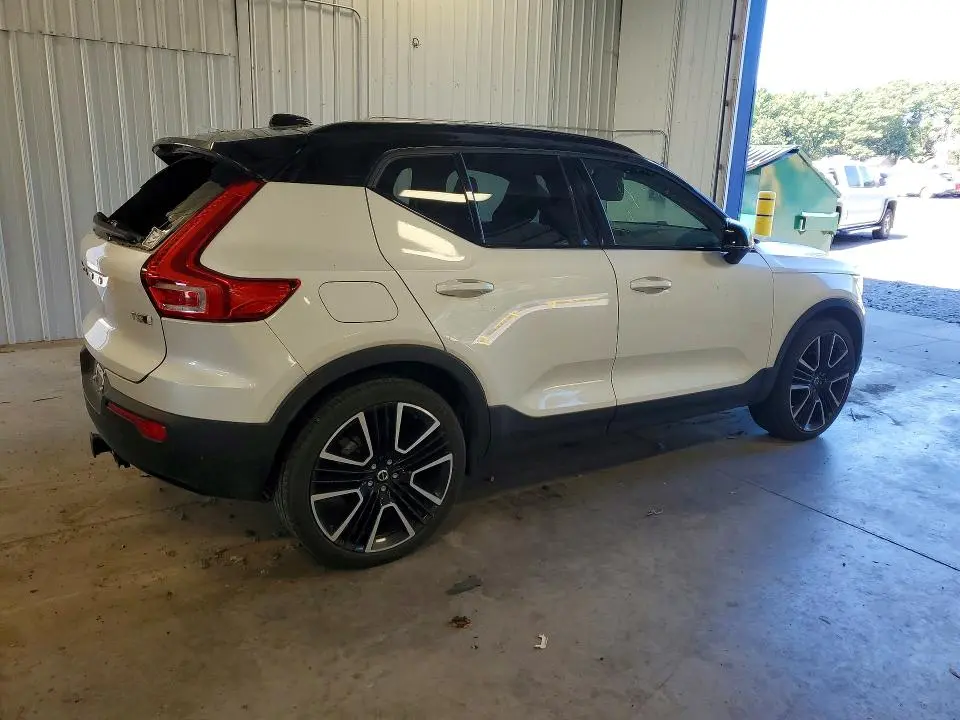 2021 VOLVO XC40 T5 R-DESIGN  