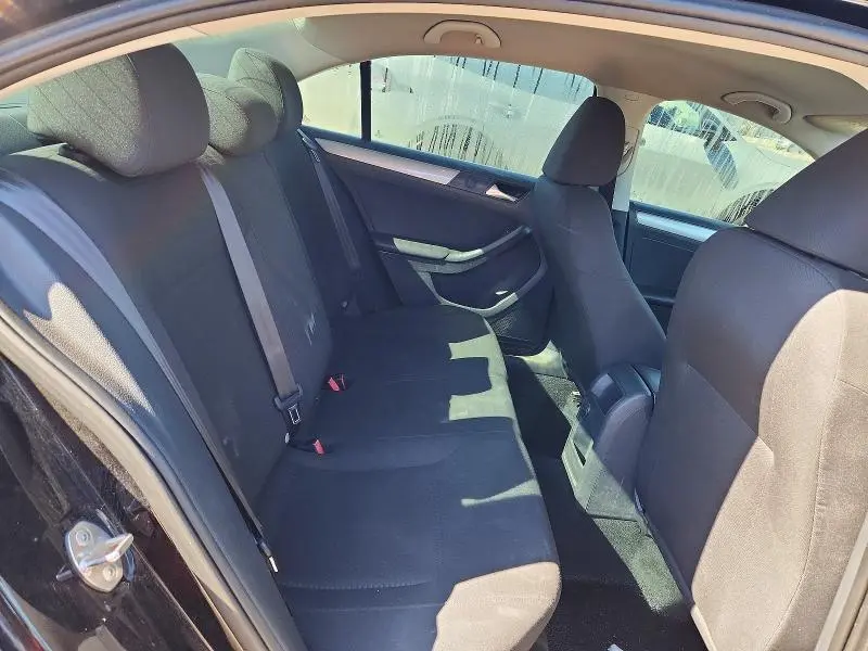 2016 VOLKSWAGEN JETTA SE  