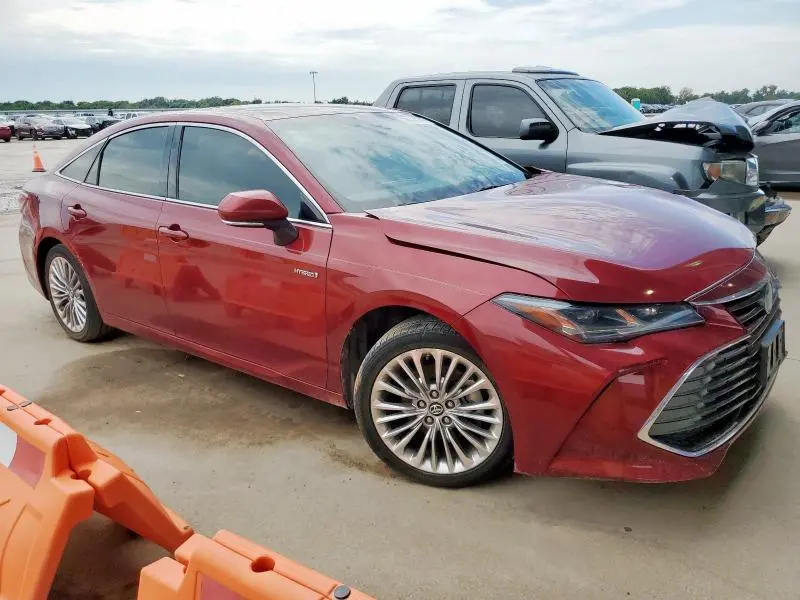 2019 TOYOTA AVALON XLE