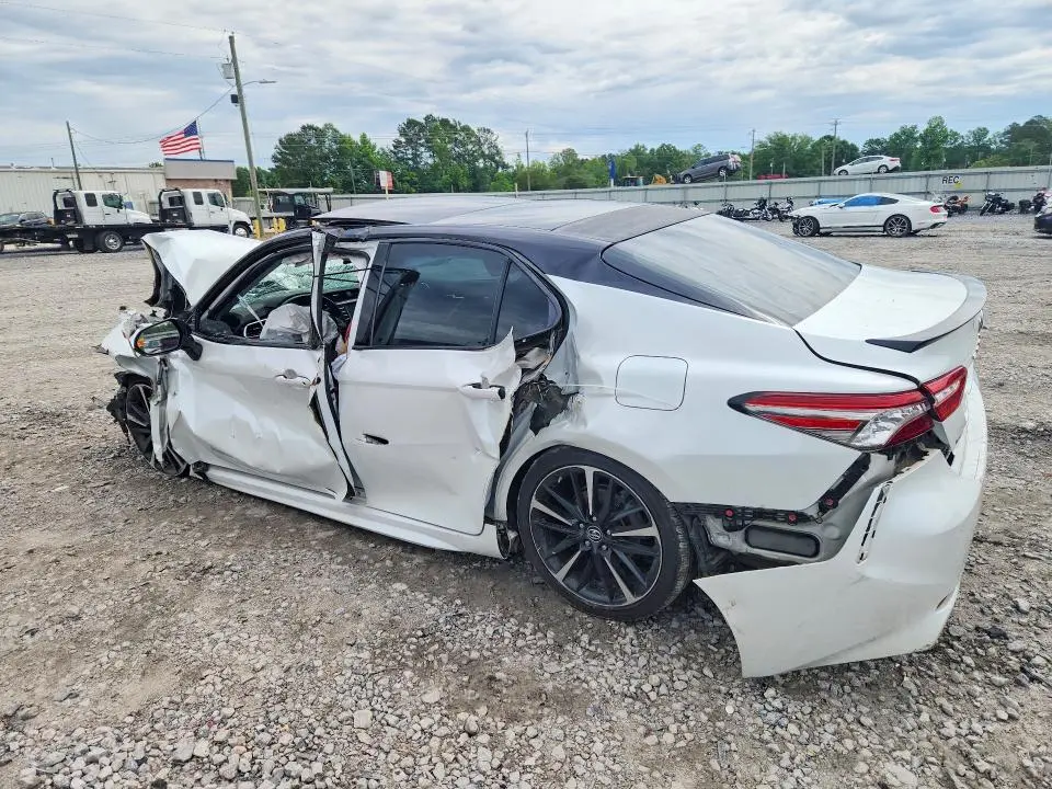 2018 TOYOTA CAMRY XSE  