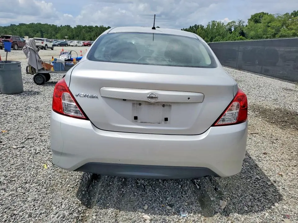 2019 NISSAN VERSA S  