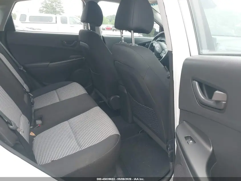 2021 HYUNDAI KONA SE
