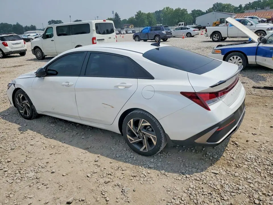 2025 HYUNDAI ELANTRA SEL SPORT  