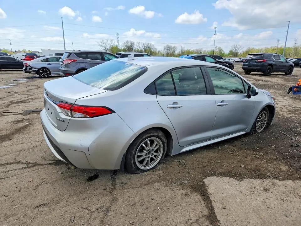 2021 TOYOTA COROLLA LE  