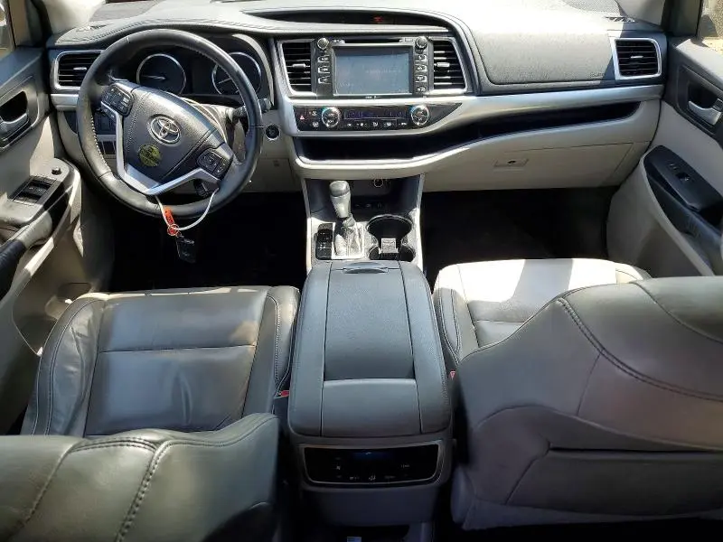 2015 TOYOTA HIGHLANDER XLE  