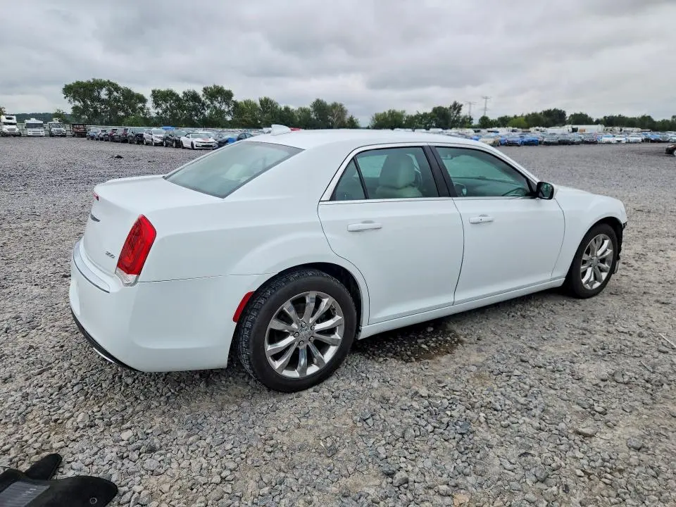 2017 CHRYSLER 300 LIMITED  