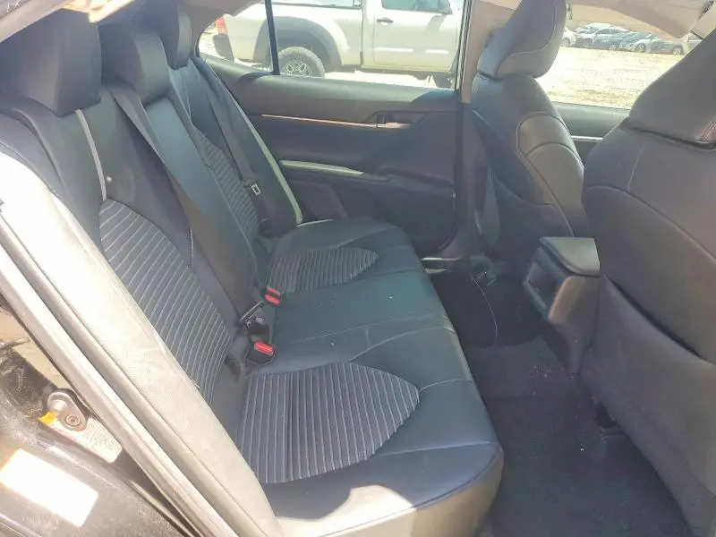 2019 TOYOTA CAMRY SE  