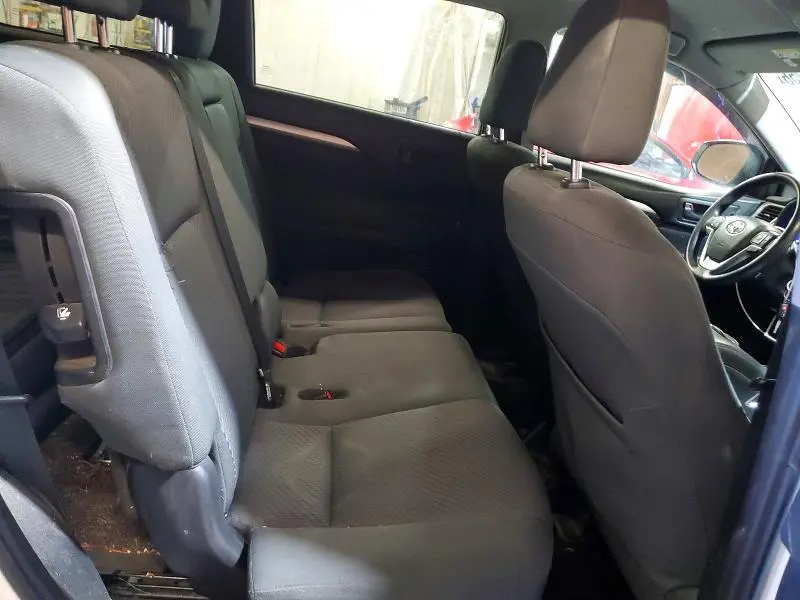 2019 TOYOTA HIGHLANDER LE  