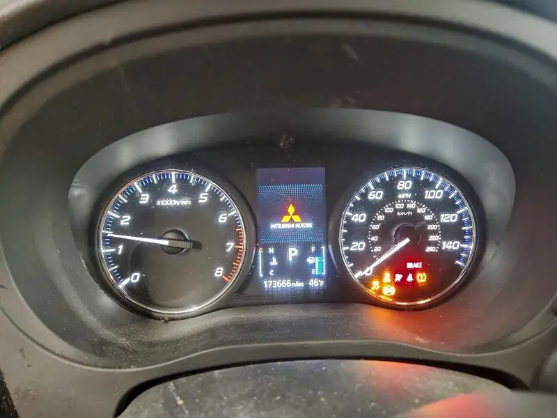 2018 MITSUBISHI OUTLANDER ES  