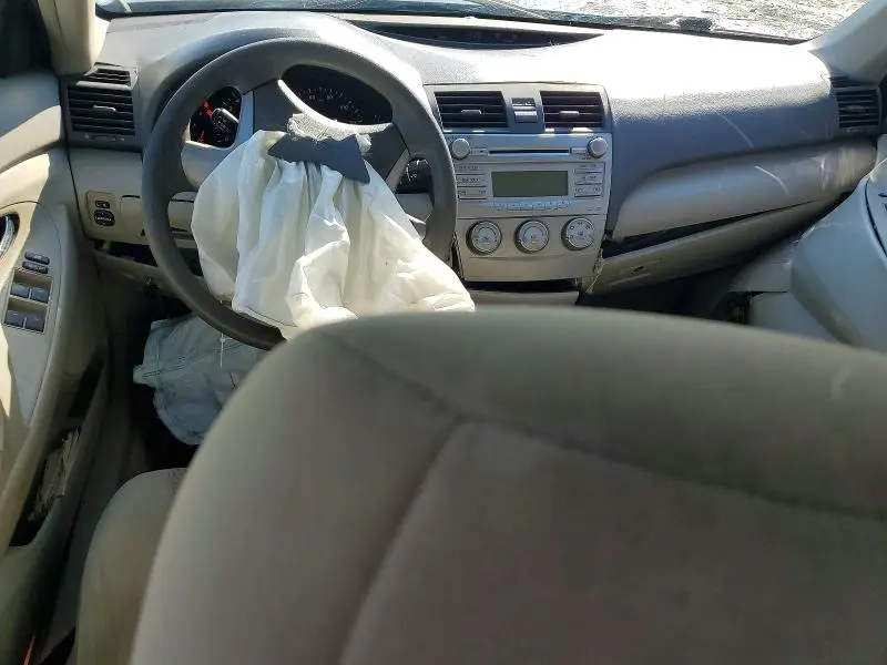 2010 TOYOTA CAMRY LE  