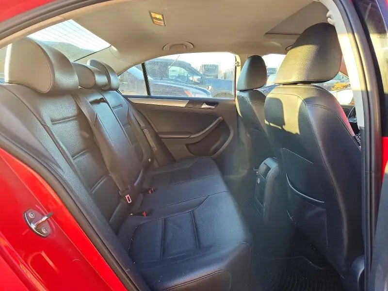 2015 VOLKSWAGEN JETTA SE  