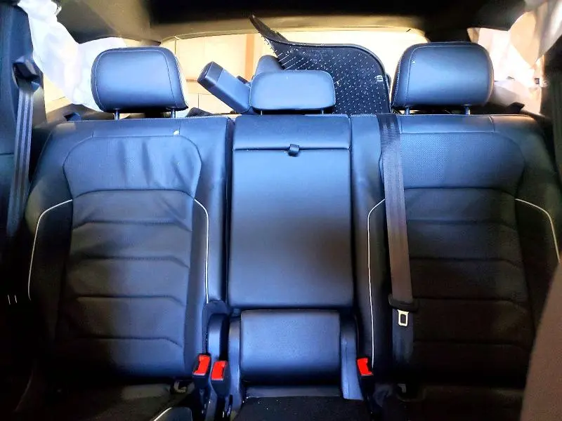 2023 VOLKSWAGEN TIGUAN SEL R-LINE BLACK  