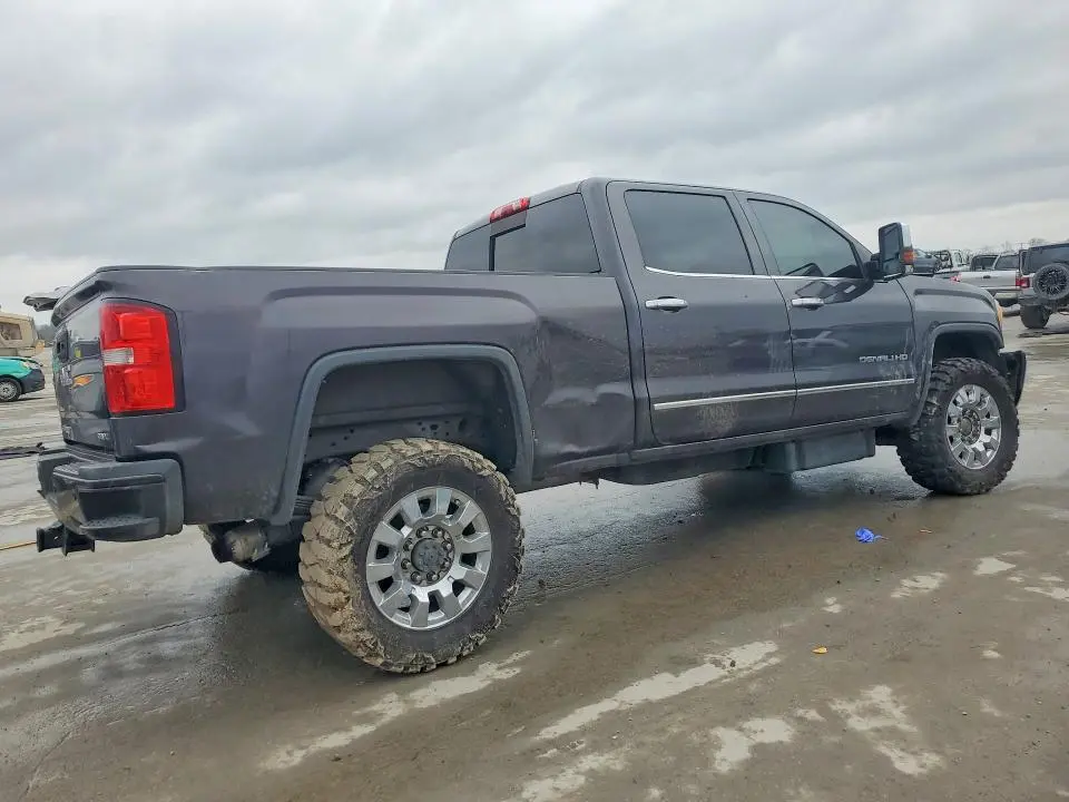 2016 GMC SIERRA K2500 DENALI  