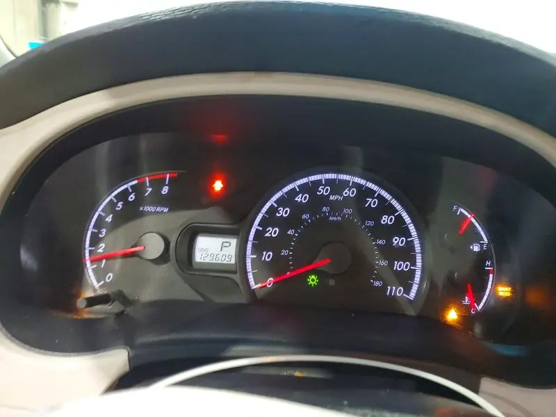 2012 TOYOTA SIENNA LE  