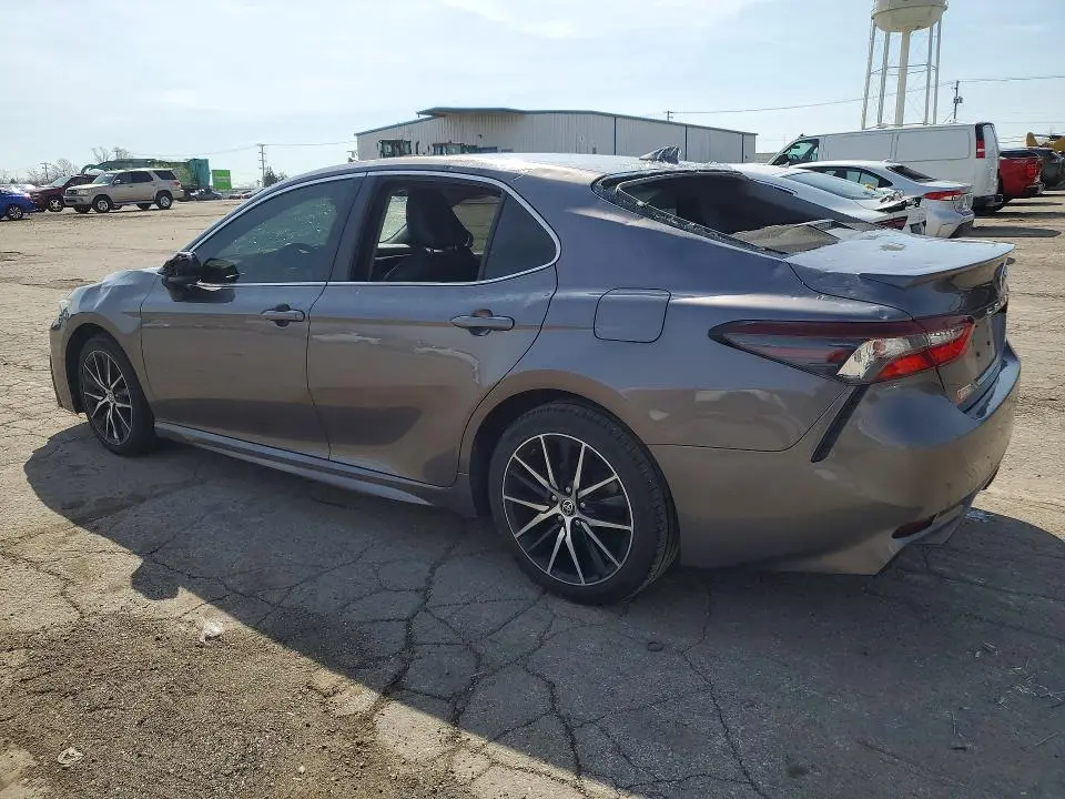 2021 TOYOTA CAMRY SE  