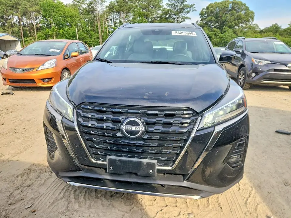 2024 NISSAN KICKS SR  