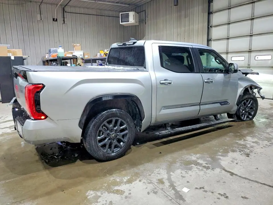 2025 TOYOTA TUNDRA PLATINUM  