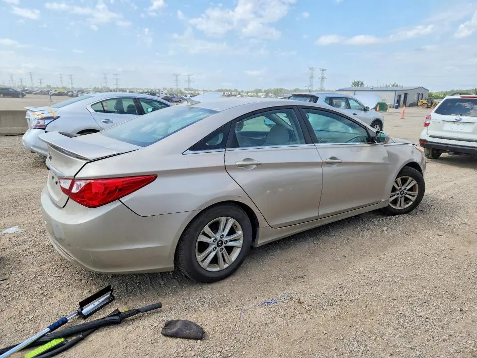 2011 HYUNDAI SONATA GLS  