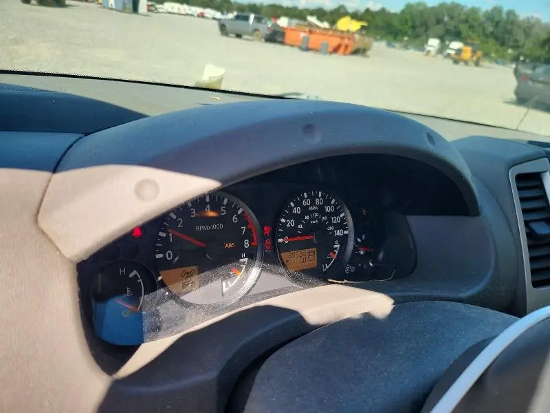 2012 NISSAN FRONTIER S  