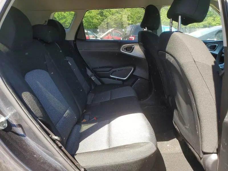 2022 KIA SOUL LX  