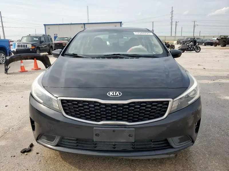 2017 KIA FORTE LX  