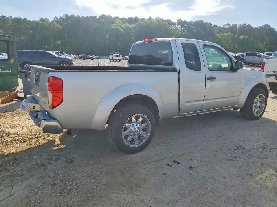 2014 NISSAN FRONTIER S  