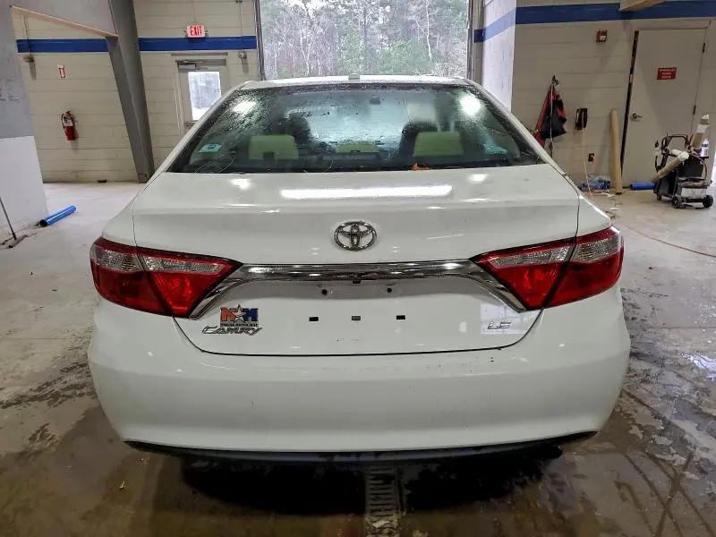 2015 TOYOTA CAMRY LE  