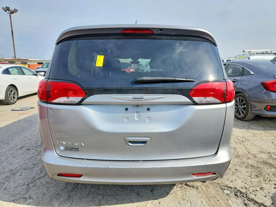 2017 CHRYSLER PACIFICA LX  