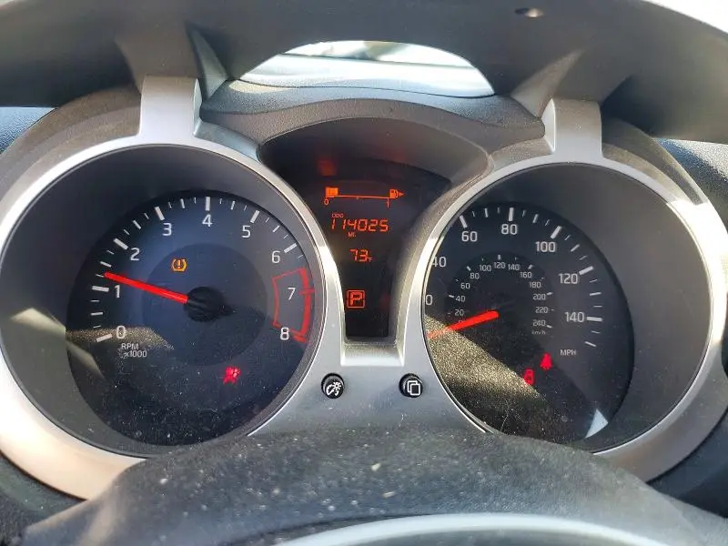 2016 NISSAN JUKE SV  