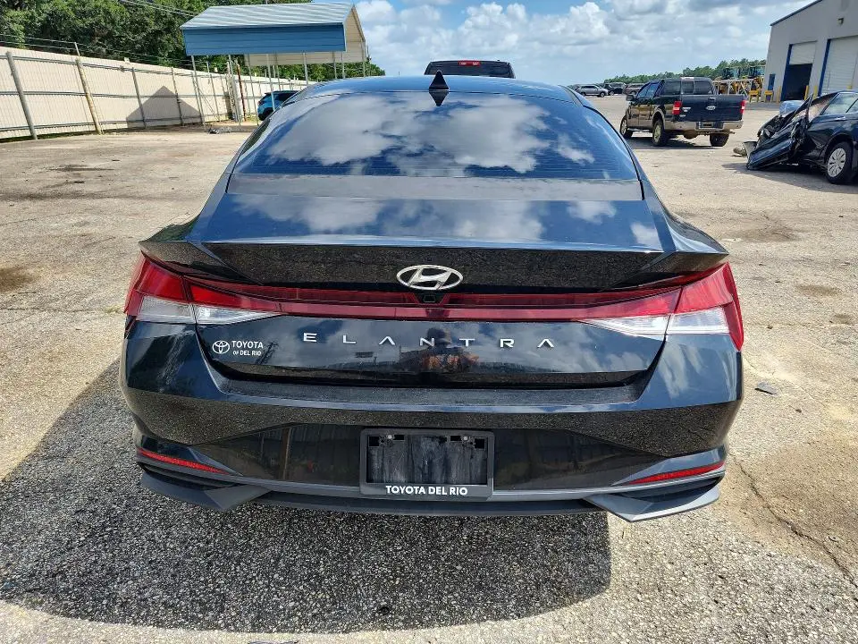 2022 HYUNDAI ELANTRA SEL  